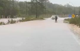 Ruta D022 cortada en dos sectores por desborde de arroyos