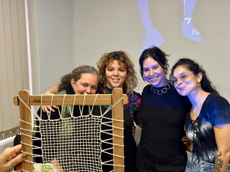 En el marco de esta muestra también se realizó un taller de encaje ju.