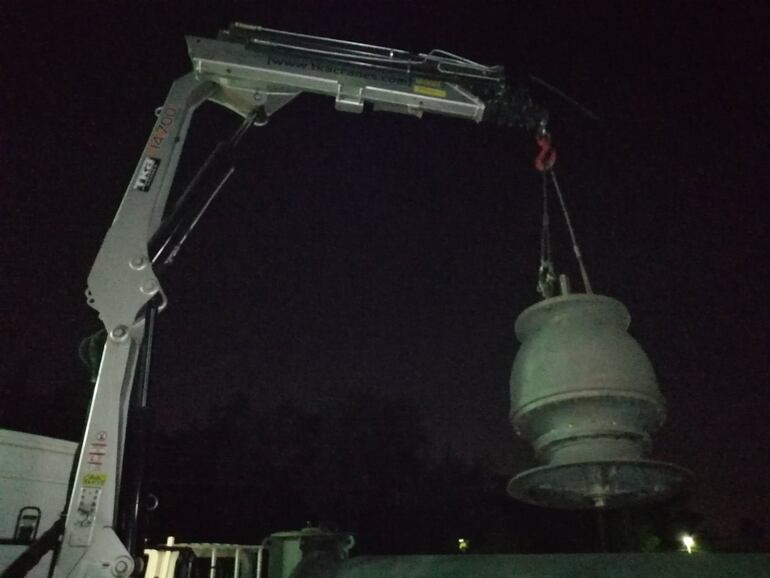 Prosiguen trabajos de la Essap para normalizar el servicio en los barrios afectados.