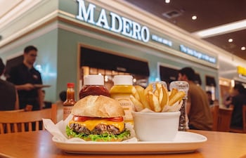 Madero inaugura en Ciudad del Este su primer local fuera de Brasil, marcando un hito en su expansión internacional.