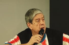 Carlos María Ljubetic (TSJE), en la conferencia de prensa realizada antes de la apertura de locales de votación para las elecciones internas municipales.
