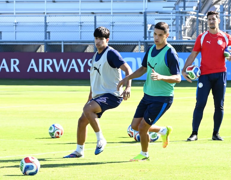 Alex Arce se perfila como titular contra Estados Unidos - Fútbol Internacional