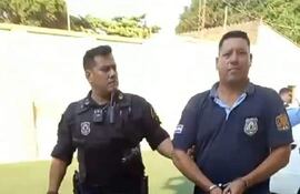 Nicolás Ovelar Toledo, esposado y detenido, en 2023, luego de intentar introducir marihuana y caña a UPIE.