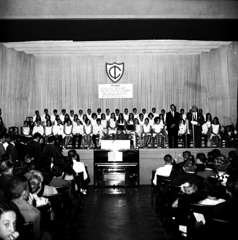 Acto de graduación en el Colegio Internacional.