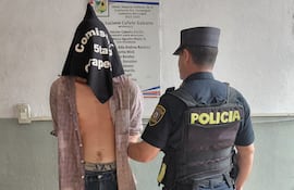 Rafael Gómez Tullo, detenido en la comisaría Centro 015 de Tacuruty, Villeta, a cargo del Ministerio Público, sería imputado por supuesto parricidio ocurrido en Villeta.