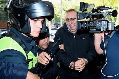 El exsenador Erico Galeano ingresando en el Departamento Judicial de la Policía Nacional.