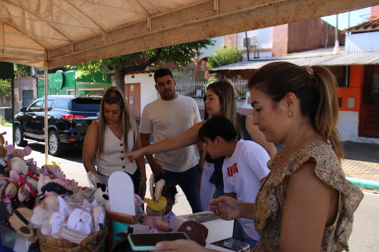 Importante concurrencia en exitosa feria de emprendedores en Caacupé