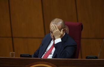 El presidente del Congreso de Paraguay, Basilio Núñez, en una conferencia de prensa el pasado lunes, en el Palacio Legislativo.