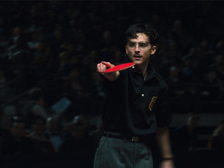 Timothée Chalamet en una escena de la película "Marty Supreme".