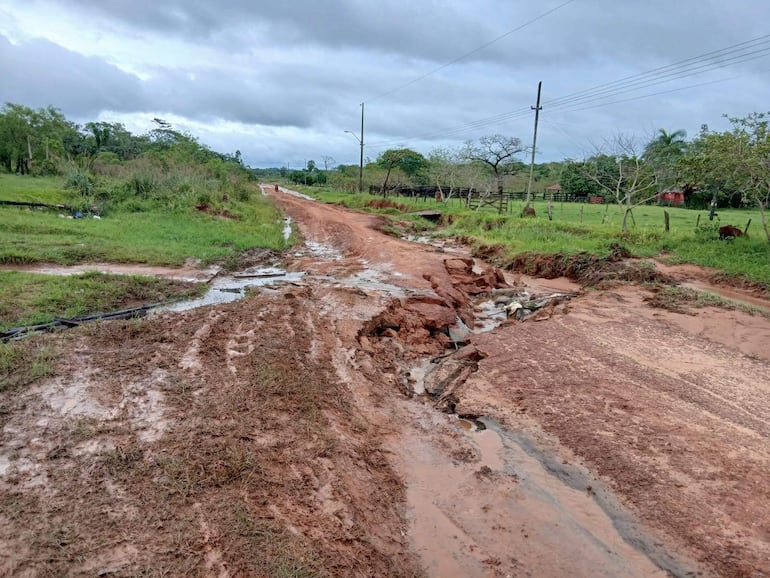 La situación es aún más complicada en las zonas rurales. En comunidades como Barbero, Piri Pucú, San Pedro Poty y Mbokajaty, del distrito de San Pedro de Ycuamandyyú