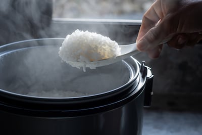Concepto de cocción de arroz.