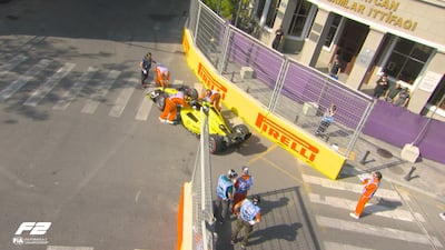 El monoplaza de Invicta Racing del paraguayo Joshua Duerksen en el Circuito callejero de Bakú, Azerbaiyán.