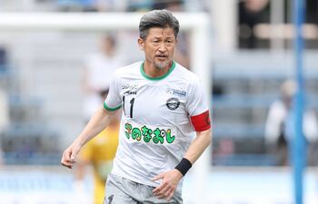 El japonés Kazuyoshi Miura (58 años) es el futbolista profesional más veterano del mundo.