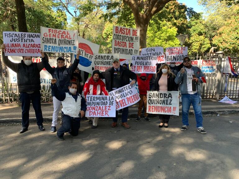 Ciudadanos exigieron hoy justicia en el caso González Daher.