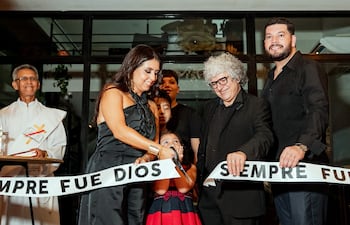 Inauguración de Joseph Coiffure, en Plaza Norte de Limpio.