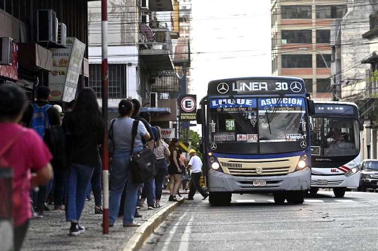 La reguladas de buses se pueden denunciar en las vías habilitadas por el Viceministerio de Transporte (VMT).