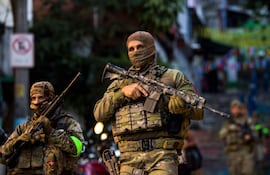 Una operación policial contra narcotraficantes, en Río de Janeiro, Brasil.