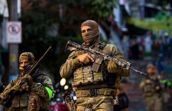 Una operación policial contra narcotraficantes, en Río de Janeiro, Brasil.