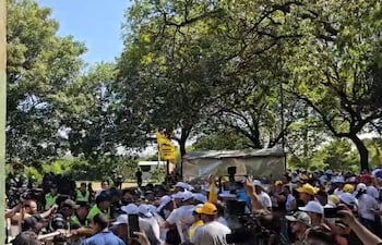 Primeros incidentes en zona del Congreso Nacional.