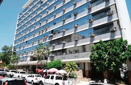 Oficinas administrativas del IPS, que maneja una millonaria cartera de créditos concedidos, principalmente a sus jubilados.