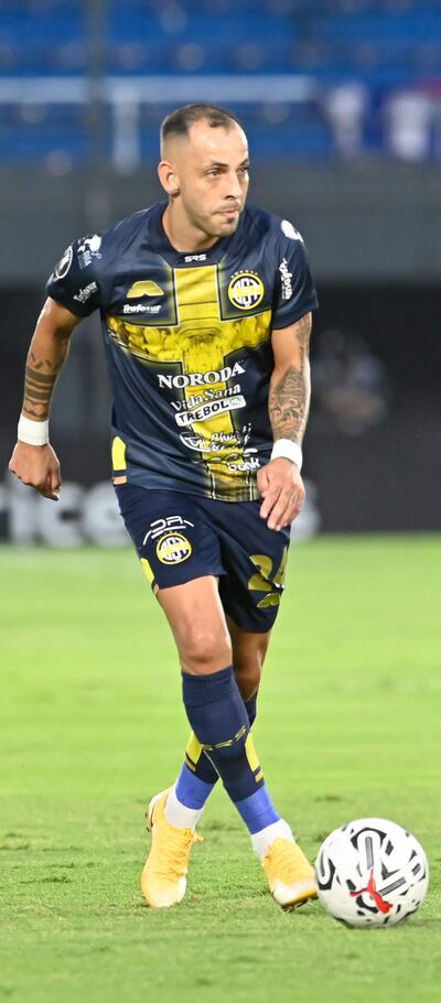 Luis de la Cruz (32 años), volante del Sportivo Trinidense.