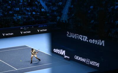 Taylor Fritz, en acción contra Lorenzo Musetti, en el ATP Finals, que tuvo un lunes luctuoso. 