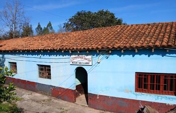 En Eugenio A. Garay, dos instituciones cuentan con bloques enteros clausurados por riesgo de derrumbe.