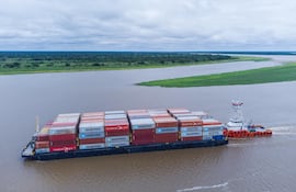 La empresa Paranave SA sumó a su flota el remolcador Belen B y la barcaza porta contenedores PAR 13001 para el servicio de conexión entre puertos del Río de La Plata y Asunción.