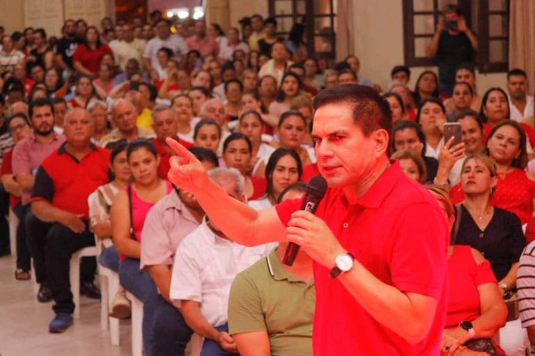 El ministro Juan Carlos Baruja acompaña la candidatura de Osmar Galeano a la intendencia.