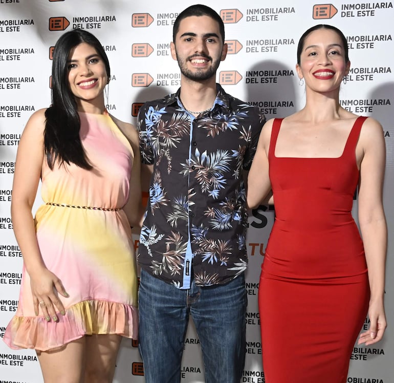 Johana Valmacea, Facundo Barboza y Jazmín Ferreira.