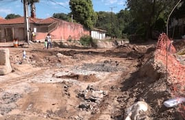 Vecinos de Santo Domingo circulan por una "zona de guerra". Obra que debía terminar en un año avanzó apenas 20% en casi 9 meses.