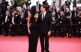 Oriana Sabatini y Paulo Dybala están en la dulce espera de su primer hijo. (EFE/EPA/CLEMENS BILAN)