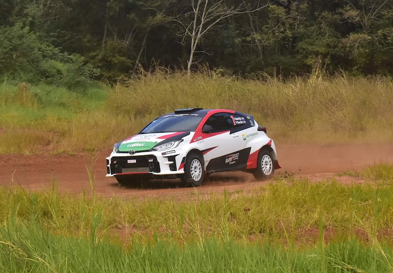 Fabrizio Galanti y Pedro Sosa estuvieron en el Toyota GR Yaris, entrenando.