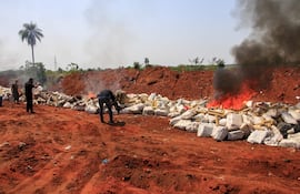 Agentes de la Senad, militares del CODI y funcionarios del Poder Judicial estuvieron presentes en Concepción para la destrucción de las 36 toneladas de marihuana, aprehendidas durante la Operación Horse (2021).