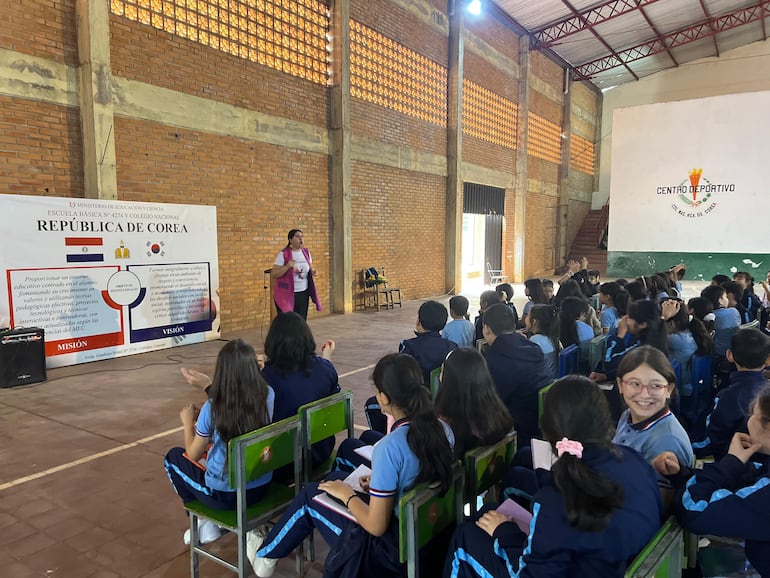 Los niños disfrutaron de la charla y se acercaron al mundo de la lectura y la imaginación.