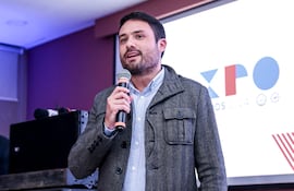 Juan Gustale, presidente de ueno bank S.A.