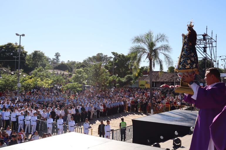 Importante concurrencia en el séptimo día del novenario de la Virgen de Caacupé.