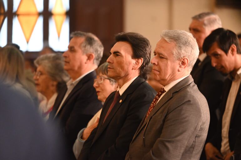 Carlos Pereira, interventor de Asunción, fue una de las pocas autoridades presentes en la misa por el 488 aniversario de la capital.