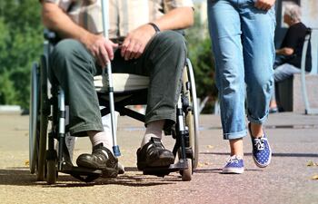 Imagen ilustrativa de una persona con discapacidad.