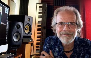 Willy Suchar comentó acerca de "Sobre el río", un trabajo que fue grabado hace una década y llegó recientemente a las plataformas digitales.