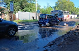 La Avda. La Victoria se encuentra en pésimo estado, vecinos denuncian el pésimo estado de la arteria.
