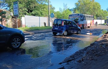 La Avda. La Victoria se encuentra en pésimo estado, vecinos denuncian el pésimo estado de la arteria.