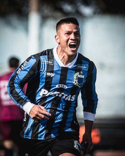 Hugo Lorenzo Quintana da rienda suelta a su alegría luego de anotar su gol, en tiempo adicional, para la victoria del Liverpool sobre Cerro Largo por 2-1, en Uruguay.