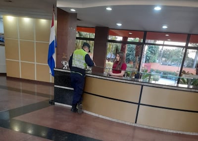 La Policía Nacional desplegó un operativo de búsqueda en hoteles, moteles y hospedajes, ubicados en los diferentes puntos de la ciudad de Villarrica, en el marco de la desaparición del niño Loan Peña.