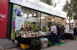 La Feria de la Agricultura Familiar se desarrolla en el stand de la Expo en Mariano Roque Alonso.