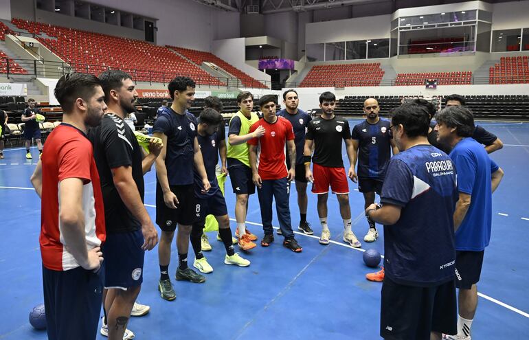 Los muchachos practican los últimos días previos a la gran cita en el SND Arena.