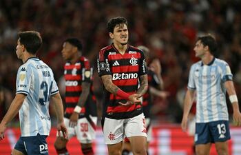 El delantero del Flamengo, Pedro, se volvió a lesionar y no podrá disputar la final de la Copa Libertadores ante el Palmeiras, según informó este miércoles el club.