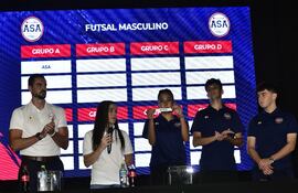 Los organizadores del Intercolegial ASA 2024 Banco Atlas-Coca Cola realizaron el sorteo de los equipos.