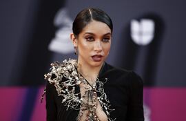 María Becerra anunció su compromiso con J Rei.