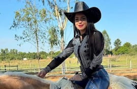 La víctima de feminicidio Jimena Jazmín Colmán Giménez, bella amazona asesinada en Altos.